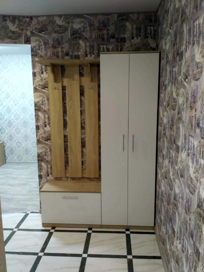 Подобово Квартира В Центрі Міста Konotop Exterior foto