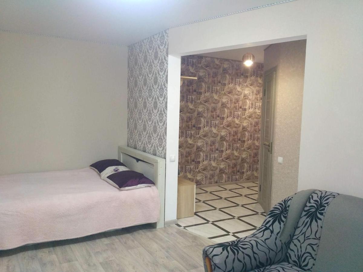 Подобово Квартира В Центрі Міста Konotop Exterior foto